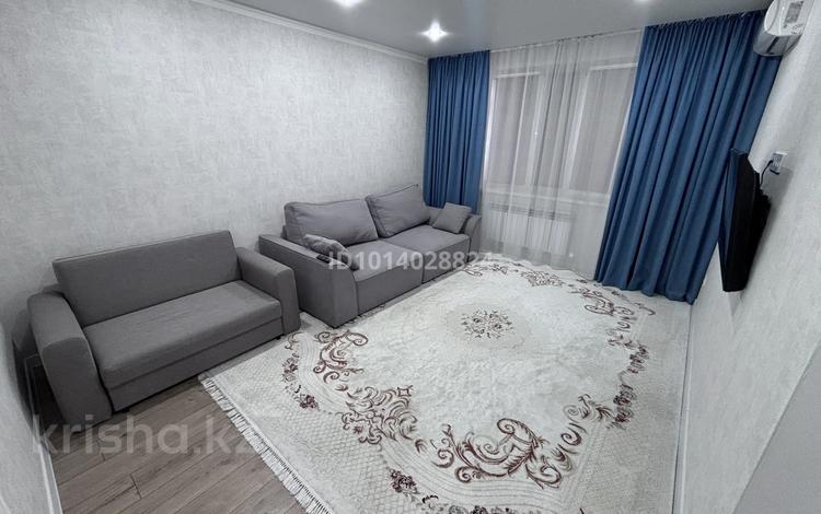 2-комнатная квартира · 70 м² · 1/5 этаж, Громова 15 за 250 000 ₸ в Уральске — фото 2