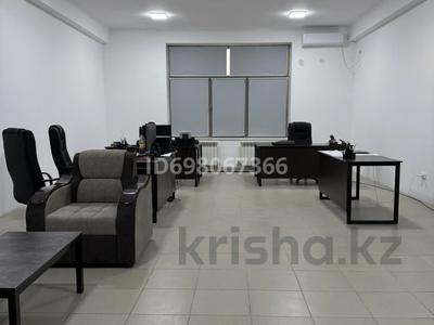 Свободное назначение, офисы, образование, конференц-залы, кабинеты и рабочие места · 55 м² за 140 000 〒 в Шымкенте, Туран р-н