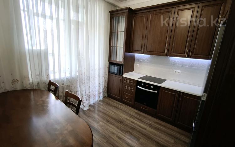 2-комнатная квартира · 75 м² · 6/7 этаж, Толе би 44 за 310 000 ₸ в Астане, Есильский р-н — фото 2