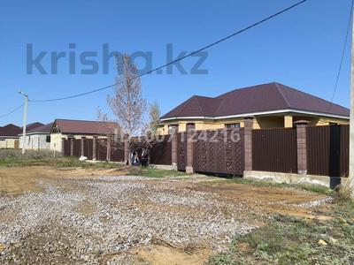 Отдельный дом · 4 комнаты · 204.3 м² · 10 сот., Курашасай , Канагат 375 за 42 млн 〒 в Актобе