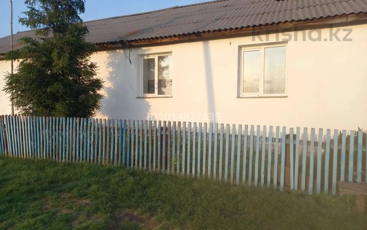 Часть дома · 3 комнаты · 59 м² · 102 сот., Звериноголовский округ — Курганская область, Звериноголовский округ. д. Украинец за 2.7 млн ₸ — фото 2