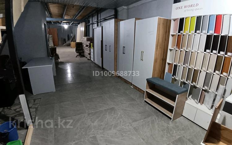 Свободное назначение · 600 м² за 1.2 млн ₸ в Шымкенте, Енбекшинский р-н — фото 2