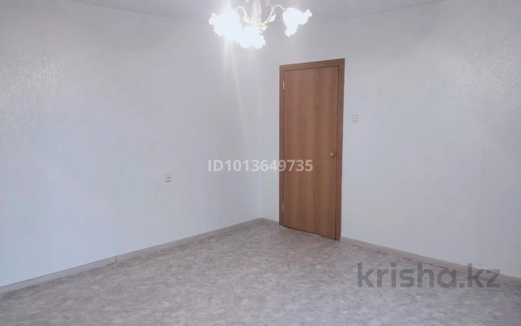 3-комнатная квартира · 62.9 м² · 1/7 этаж, Майкудук, Майкудук, мкр Голубые пруды 13 за 22.5 млн ₸ в Караганде, Алихана Бокейханова р-н — фото 2