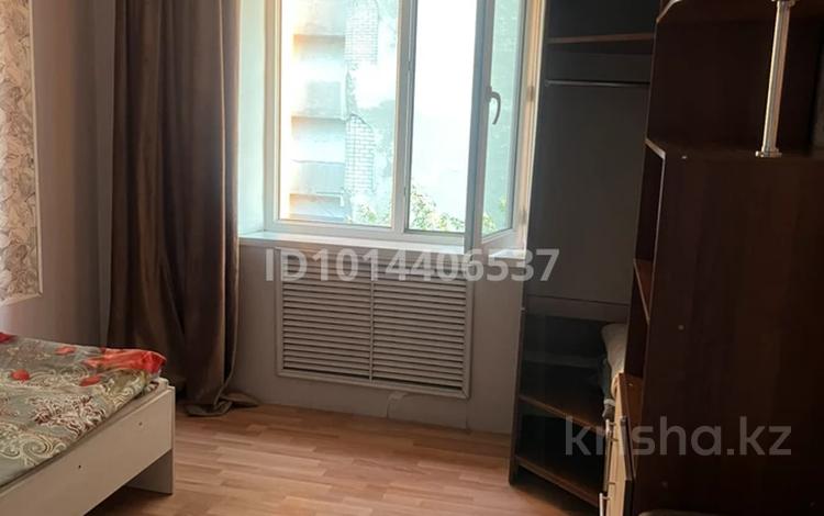 3-комнатная квартира · 57 м² · 5/5 этаж, 3-й микрорайон 6 за 300 000 ₸ в Шымкенте, Туран р-н — фото 2