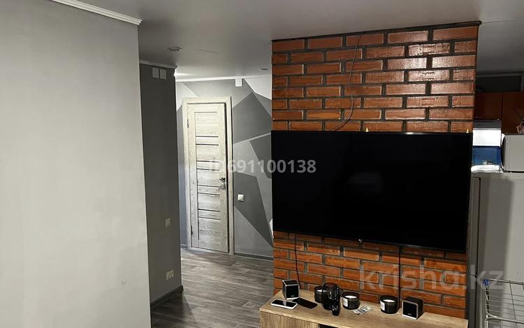 2-комнатная квартира, 43.7 м², 3/5 этаж, 1 микрорайон 24 за 8.5 млн 〒 в Лисаковске — фото 2