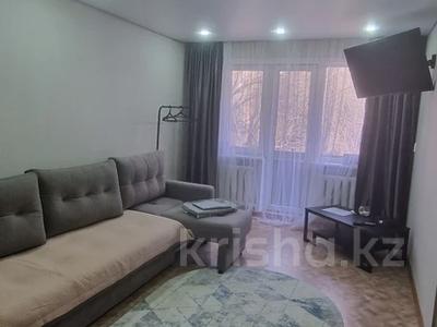 1-комнатная квартира, 32 м², 2/5 этаж по часам, Ерубаева 47 за 2 500 〒 в Караганде, Казыбек би р-н