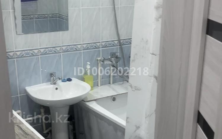 1-комнатная квартира · 40 м² · 1/5 этаж, мкр Новый Город 37/3 за 18.5 млн ₸ в Караганде, Казыбек би р-н — фото 2