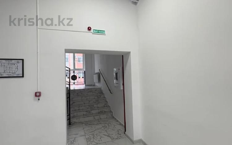 Еркін, кеңселер, дүкендер мен бутиктер, қоймалар, қоғамдық тамақтану орны, сұлулық салондары, ауыл шаруашылығы, монша, қонақ үй және демалыс орындары, фитнес және спорт, медорталықтар мен дәріханалар, білім орталықтары, ойын-сауық, конференц-залдар, кабинеттер және жұмыс орындары, студиялар · 400 м², бағасы: 3 млн ₸ в Актобе — фото 2