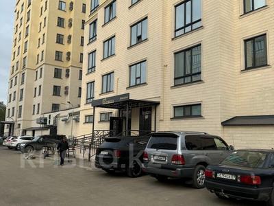 Продажа квартир в Западно-Казахстанской обл.: 1-комнатная квартира · 61.6 м² · 2/9 этаж, мкр Омега, Есенжанова 3/2 за 18.2 млн 〒 1-комнатная квартира · 61.6 м² · 2/9 этаж, мкр Омега, Есенжанова 3/2 за 18.2 млн 〒 в Уральске