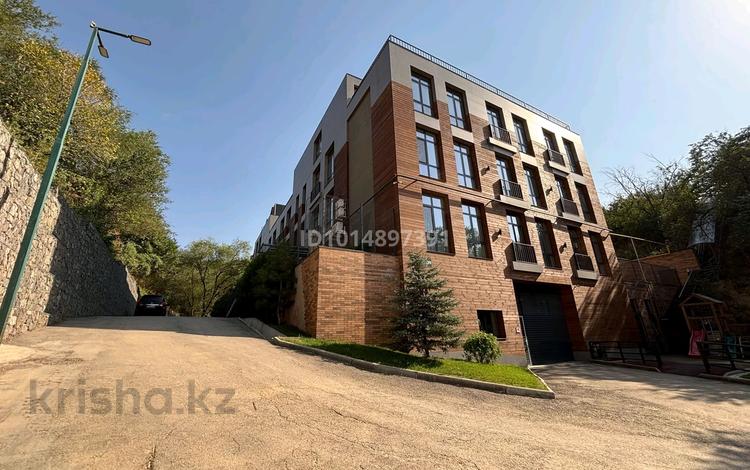 3-бөлмелі пәтер · 136 м² · 2/3 қабат, Машхура Жусупа 30, бағасы: 156 млн ₸ в Алматы — фото 2