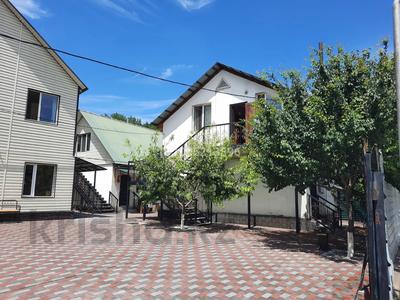 Отдельный дом · 13 комнат · 550 м² · 8 сот., Бурундайская 48 за 140 млн 〒 в Алматы, Турксибский р-н