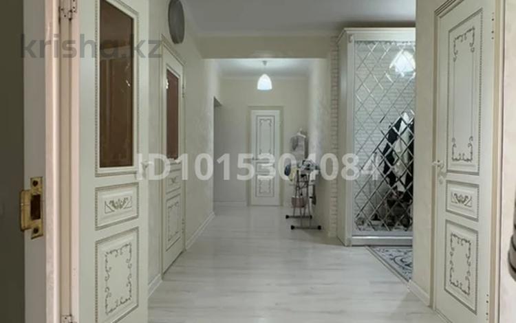 3-комнатная квартира · 107 м² · 5/5 этаж, мкр. Алтын орда, Тауелсиздик — проспект Тауелсиздик, пересечение Мустафа Шокая за 45 млн ₸ в Актобе — фото 2