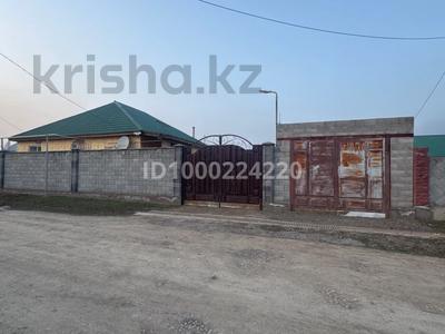 Продажа домов и дачи в Алматинской обл.: Отдельный дом · 5 комнат · 121 м² · 8 сот., Енбек 3 за 27 млн 〒 Отдельный дом · 5 комнат · 121 м² · 8 сот., Енбек 3 за 27 млн 〒 в