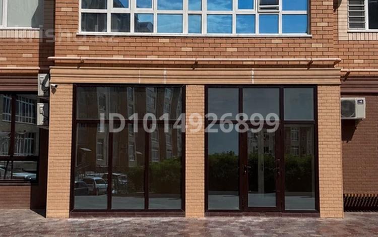 Офисы, магазины и бутики, медцентры и аптеки, образование · 86.4 м² за 49 млн ₸ в Актау, 20-й мкр — фото 2