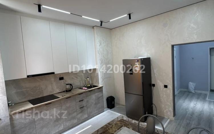 1-комнатная квартира · 49 м² · 1/8 этаж, 20-й мкр, 20-ш/а. 1/2 за 14.5 млн ₸ в Актау — фото 2