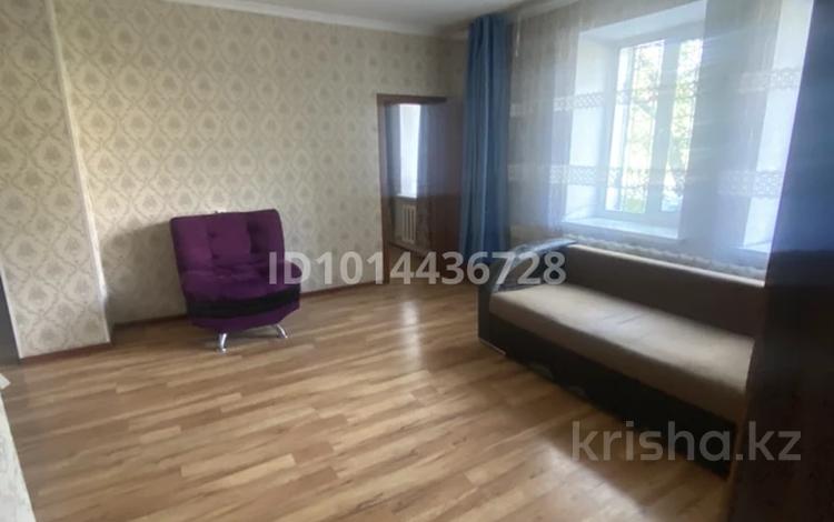 2-комнатная квартира · 60 м² · 1/2 этаж, Ауэзова 108 за 125 000 ₸ в Семее — фото 2