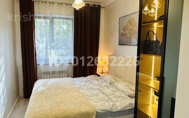 2-бөлмелі пәтер · 55 м² · 1/12 қабат, мкр Аксай-1А 12 — Толе би- Момышулы, бағасы: 41 млн ₸ в Алматы, Ауэзовский р-н — фото 2