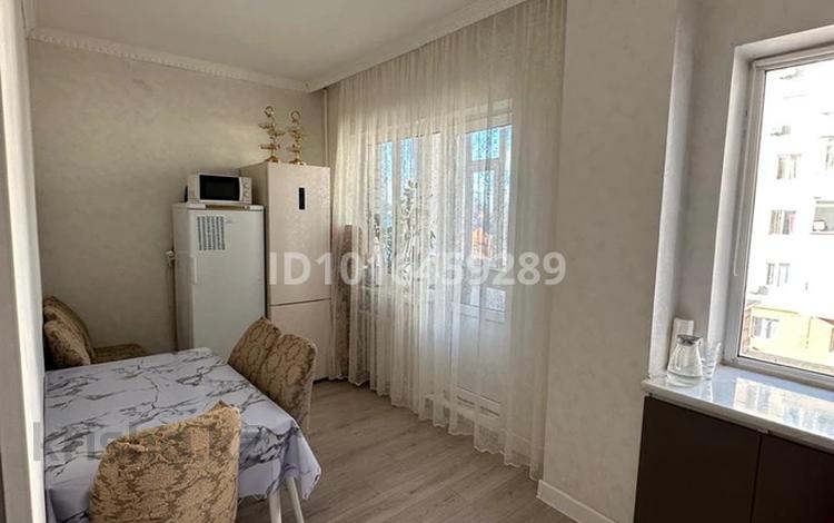 2-комнатная квартира · 74 м² · 3/6 этаж, мкр 12, 12 ш/а. Кеңдала 32 за 150 000 ₸ в Актобе — фото 2