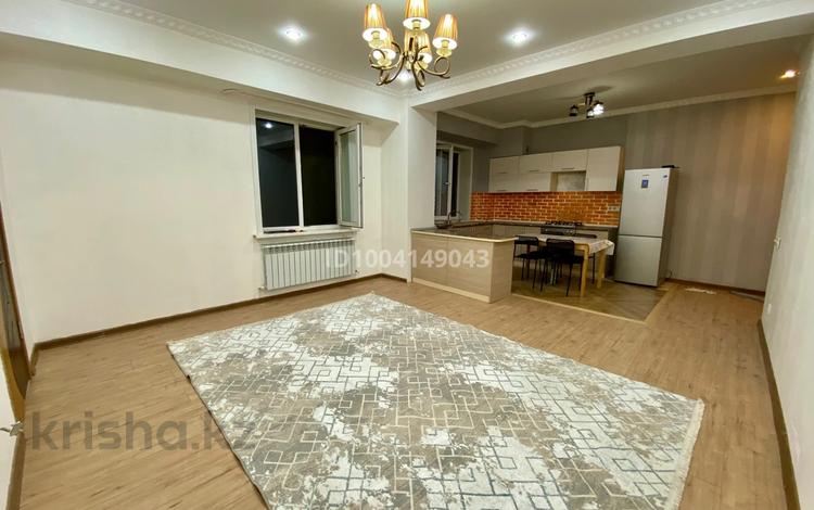 3-комнатная квартира · 80 м² · 2/3 этаж, мкр Таусамалы, Акбата 46 — Каменка за 320 000 ₸ в Алматы, Наурызбайский р-н — фото 2