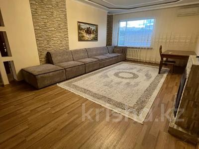 3-комнатная квартира, 92 м², 3/10 этаж, мкр Юго-Восток, Шахтеров 31а за 35 млн 〒 в Караганде, Казыбек би р-н