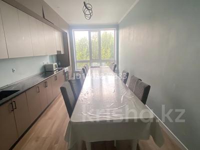 2-комнатная квартира · 93.2 м² · 3/9 этаж, мкр Омега, Есенжанова 3/2 за 36 млн 〒 в Уральске