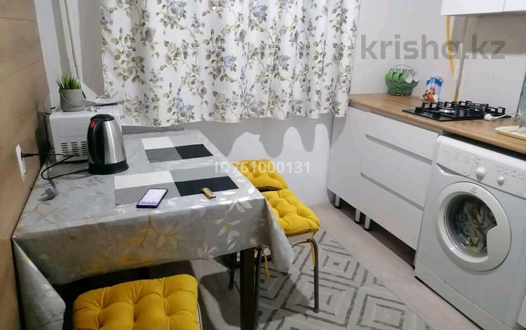 2-комнатная квартира · 46 м² · 2/5 этаж, мкр Строитель, С. Тюленина 1/6 за 13 000 ₸ в Уральске — фото 10