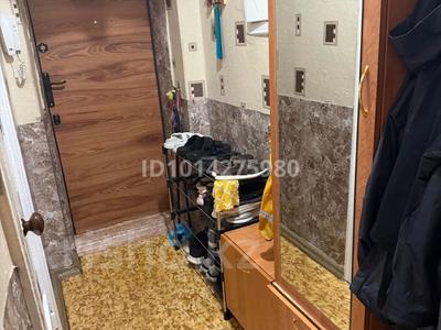 2-комнатная квартира · 44 м² · 5/5 этаж, Пришахтинск, 22й микрорайон 28/1 — Остановка «Буратино», дом с аркой. Рядом магазин «Южный» за 11.5 млн ₸ в Караганде, Алихана Бокейханова р-н