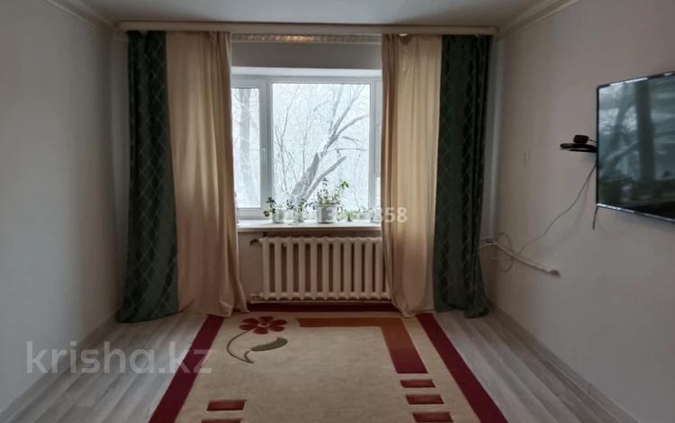 2-бөлмелі пәтер · 49 м² · 4/5 қабат, 4 микрорайон 7, бағасы: 8 млн ₸ в Алге — фото 2