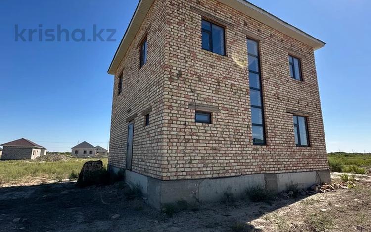 Отдельный дом · 3 комнаты · 211.5 м² · 10 сот., Махамбетов 17 көше 41 за 9.5 млн ₸ в  — фото 2