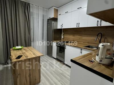 3-комнатная квартира · 63 м² · 7/9 этаж, мкр Юго-Восток, Муканова 18 за 250 000 ₸ в Караганде, Казыбек би р-н