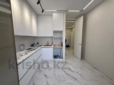 3-бөлмелі пәтер · 85 м² · 12/17 қабат, Юго-Восток ш/а., Строителей 28/5, бағасы: 65 млн ₸ в Караганде, Казыбек би р-н