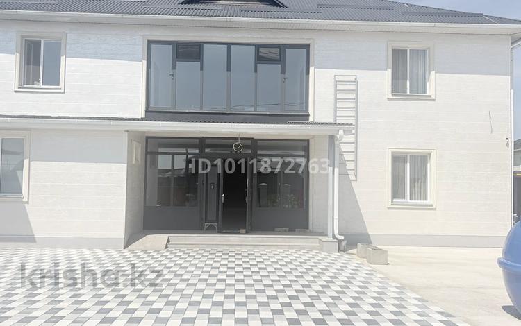 1-комнатная квартира · 34 м² · 1/2 этаж, мкр Туран , Мкр.Туран ул. Ущелье Аксу 7 — Частный сектор, недалеко от Дворца школьников 3 и Общеобразовательной школы 79. Недалеко находяться частные детские сады и частная школа. Дорога к дому асфальтированная. за 17 млн ₸ в Шымкенте, Каратауский р-н — фото 2
