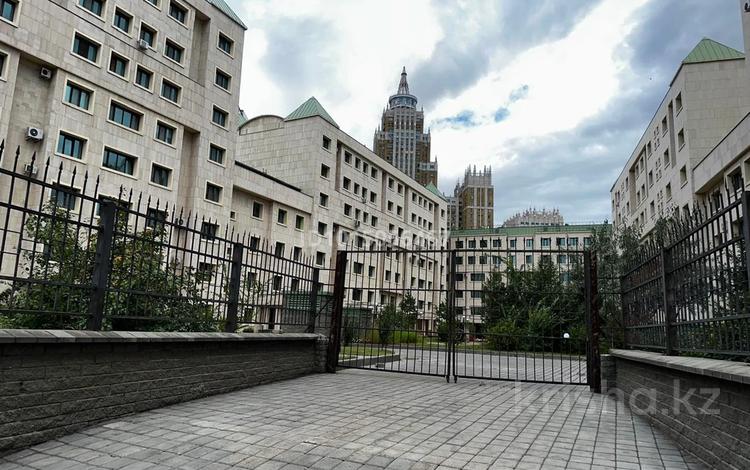3-комнатная квартира · 101 м² · 1/8 этаж, Кабанбай Батыра 13 за 650 000 ₸ в Астане — фото 2