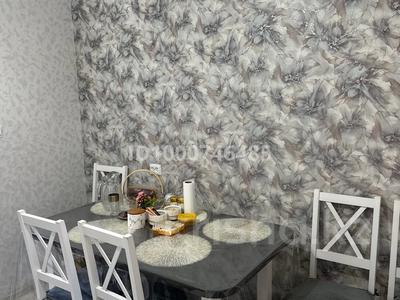 2-комнатная квартира · 57 м² · 1/5 этаж, мкр 8 13 — 101 стрелковой бригады за 19 млн ₸ в Актобе