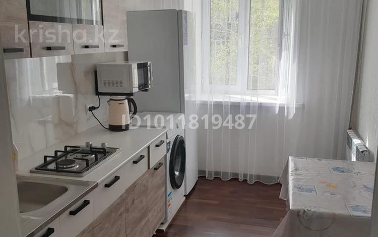 1-бөлмелі пәтер · 45 м² · 3/5 қабат, ул. Кенесары 17, бағасы: 15 000 ₸ в Бурабае — фото 2