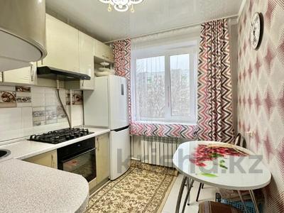 2-бөлмелі пәтер · 50 м² · 4/5 қабат, Строитель ш/а., бағасы: 19.5 млн ₸ в Уральске, мкр Строитель