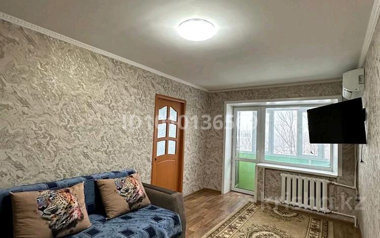 2-комнатная квартира · 45 м² · 4/5 этаж, Майкудук, Майкудук, 17й микрорайон 46 — Находиться возле детского мира, дом находиться над магазином Лайма за 11 млн 〒 в Караганде, Алихана Бокейханова р-н — фото 2