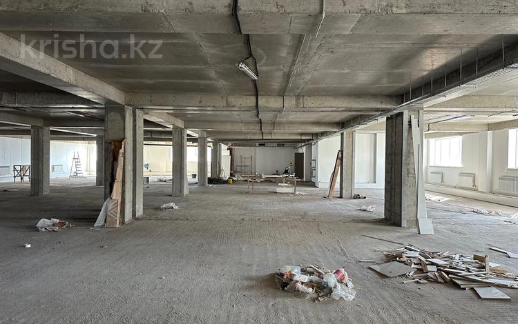 Свободное назначение, офисы, магазины и бутики, склады, салоны красоты, фитнес и спорт, медцентры и аптеки, образование, развлечения, конференц-залы, кабинеты и рабочие места, студии · 1180 м² за 5.9 млн 〒 в Астане, Есильский р-н — фото 2