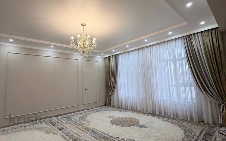 4-комнатная квартира · 160 м² · 10/10 этаж, 18А мкр 4 за 72 млн ₸ в Актау — фото 2