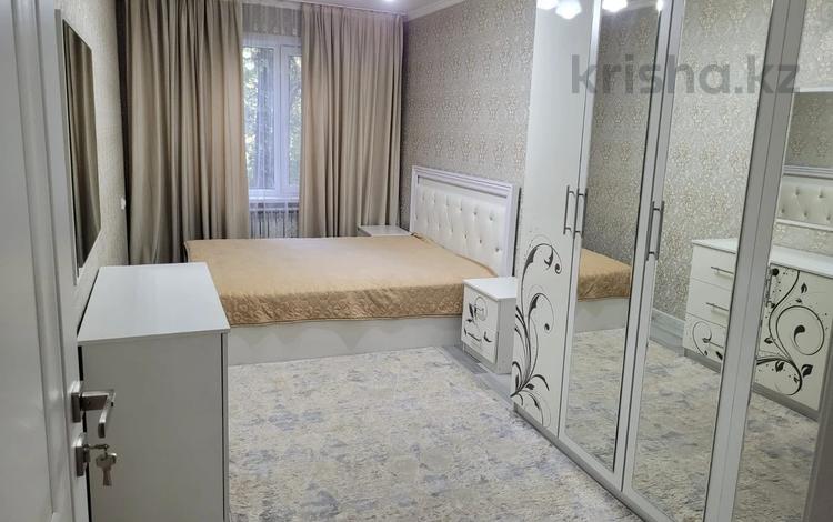 2-комнатная квартира · 48 м² · 2/4 этаж, мкр №10 3 за 300 000 ₸ в Алматы, Ауэзовский р-н — фото 2