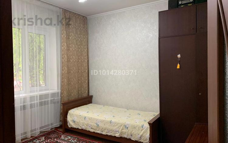3-комнатная квартира · 70 м² · 1/5 этаж, Аносова 36А 27 за 300 000 ₸ в Алматы, Алмалинский р-н — фото 2