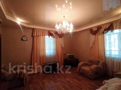 3-комнатная квартира, 71 м², 1/2 этаж, ул. Победы 102 за 14 млн 〒 в Караганде, Алихана Бокейханова р-н