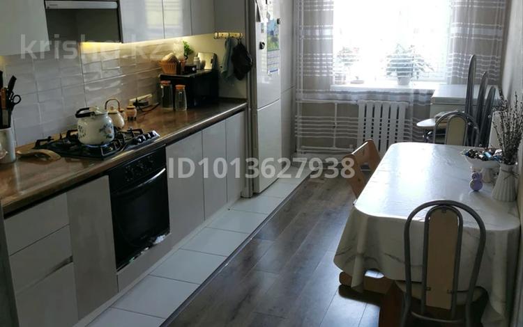 3-комнатная квартира · 83.1 м² · 4/10 этаж, мкр Жилгородок 5"А" — Между Мухамеджана Тынышбаева и Тургенева за 26.2 млн ₸ в Актобе — фото 2