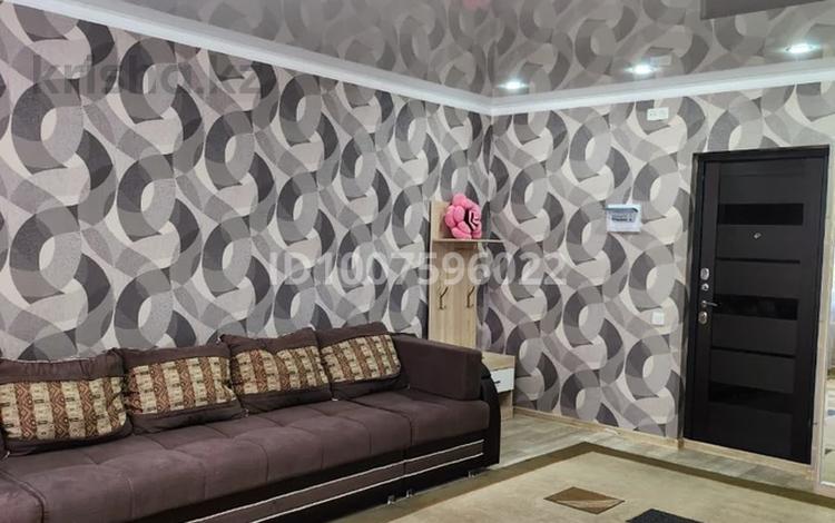 1-бөлмелі пәтер · 42 м² · 1/9 қабат, Голубые пруды ш/а. 18, бағасы: 120 000 ₸ в Караганде, Алихана Бокейханова р-н — фото 2