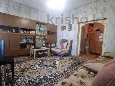 2-бөлмелі пәтер, 60 м², 2/2 қабат, Пр. Шакарима 192, бағасы: ~ 13 млн 〒 в Усть-Каменогорске