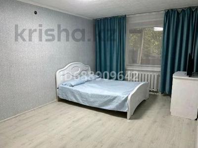 1-бөлмелі пәтер · 33 м² · 2/5 қабат, Абая 64 — Школьник, бағасы: 8 000 〒 в Уральске, мкр Школьник