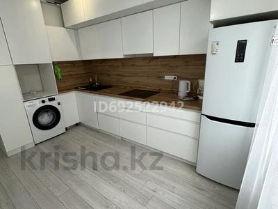 2-комнатная квартира · 68 м² · 4/16 этаж, Шахтеров 52а — Шахтеров Республики за 15 000 ₸ в Караганде
