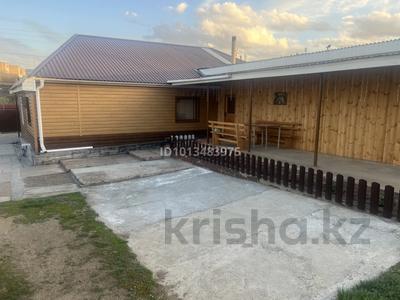 Жеке үй · 4 бөлме · 100 м², Ш Уалиханова 17 — Сәт магазин, бағасы: 60 000 ₸ в Бурабае