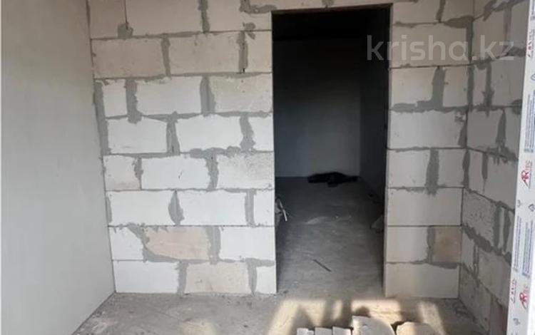3-комнатная квартира · 54 м² · 2/5 этаж, мкр Юго-Восток, Тлеугабылова — Средняя школа №81, Поликлиника №5, Ясли-сад №61 "Айголек", Карагандинский транспортно-технологический колледж, Карагандинский Банковский колледж, Карагандинский государственный университет им. академика Е.А. Букетова, Областной медицинский центр, ТЦ "Раха", Детский медицинский центр за 24.5 млн ₸ в Караганде, Казыбек би р-н — фото 2