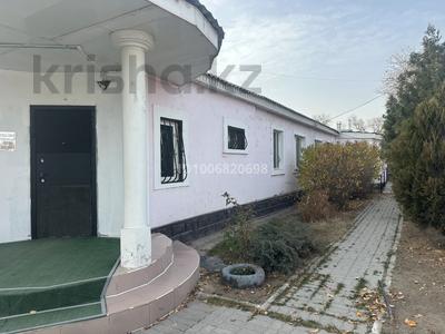 Отдельный дом · 10 комнат · 300 м² · 18 сот., Железнодорожная 1/1 — Сейфулина за 100 млн 〒 в Конаеве